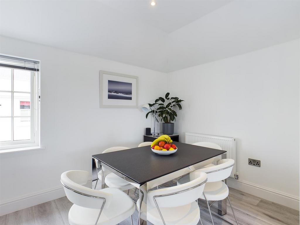 Dining Area.jpg