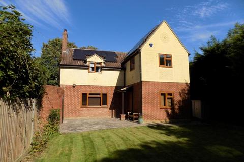 4 bedroom detached house for sale, Colchester Road, Halstead CO9