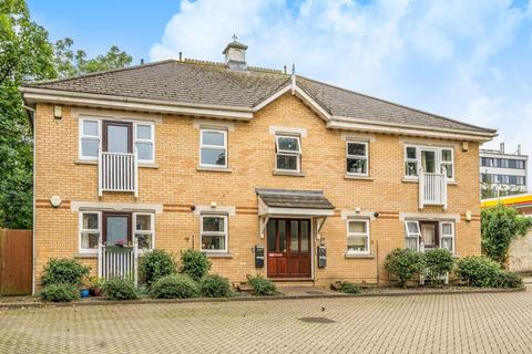 5 Meadside Close, Beckenham, BR3 1EP