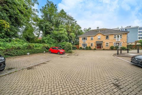 5 Meadside Close, Beckenham, BR3 1EP