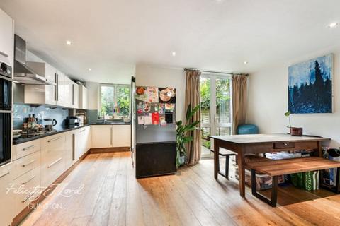 3 bedroom flat for sale, Northampton Park, Islington, N1