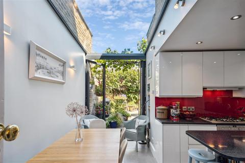 4 bedroom terraced house for sale, Fishers Lane, London, W4