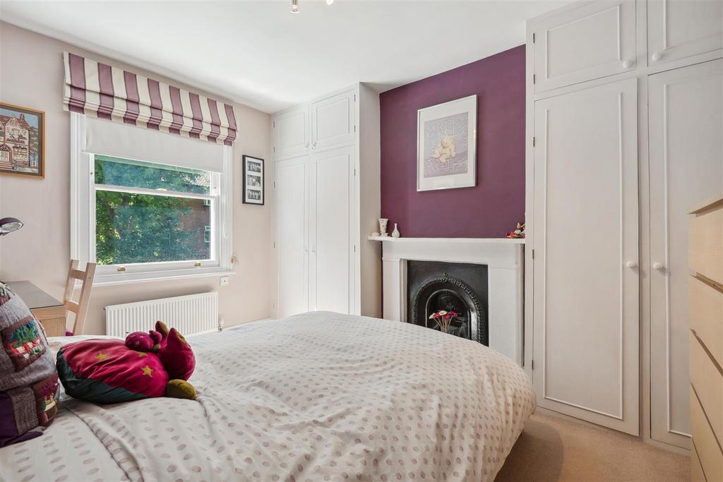 Fishers Lane, W4 - FOR SALE