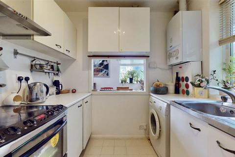 2 bedroom bungalow for sale, Aylmer Road, London N2