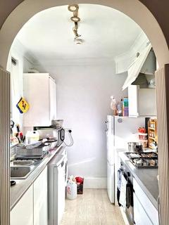 2 bedroom flat for sale, Neckinger Estate, London, SE16