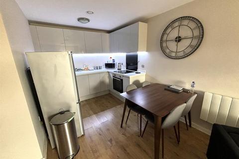 2 bedroom apartment for sale, Quay Central, Liverpool L3