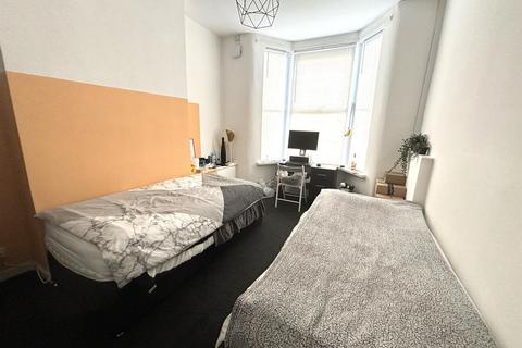 81 Ash Grove, Wavertree, Liverpool, L15 1ES