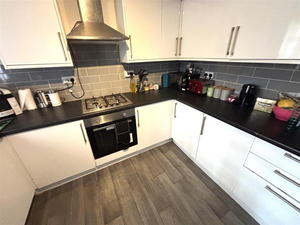 Kitchen Area.jpeg