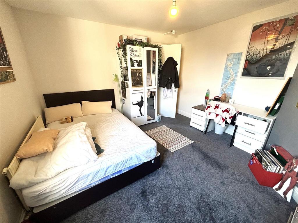 Bedroom 1.jpeg
