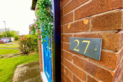 27 Ladysmith Drive, Ashton-under-lyne, OL6 9DL