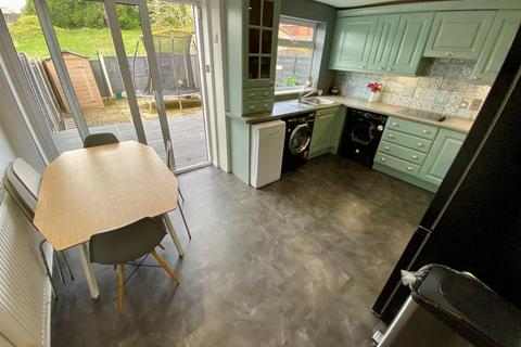 27 Ladysmith Drive, Ashton-under-lyne, OL6 9DL