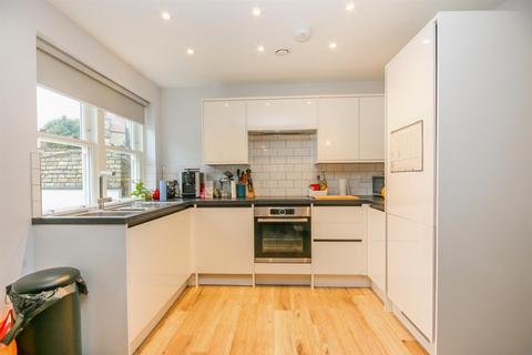 2 bedroom apartment to rent, Moxon Street, Barnet EN5