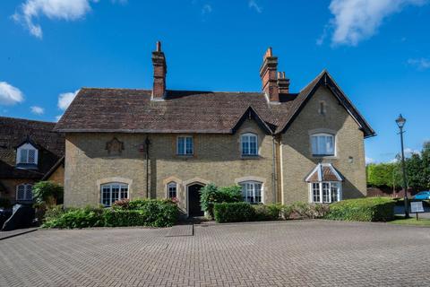 2 bedroom end of terrace house for sale, Warrenne Way, Reigate RH2