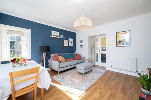 2 bedroom end of terrace house for sale, Warrenne Way, Reigate RH2