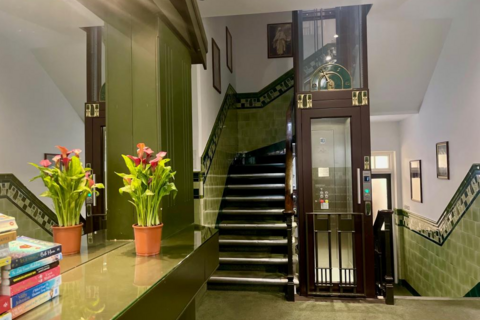 Studio to rent, Fulham Palace Road, W6 9HH