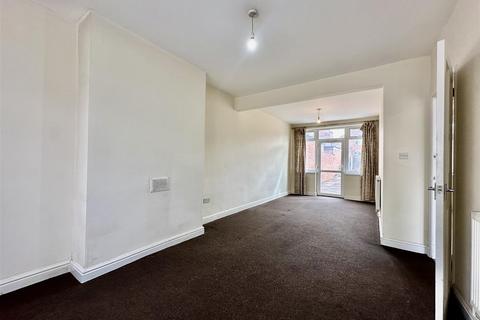 3 bedroom terraced house for sale, Catherine Street, Leicester LE4