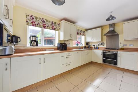 5 bedroom detached house for sale, Denmead, Hampshire