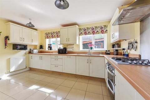 5 bedroom detached house for sale, Denmead, Hampshire