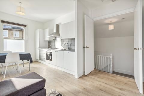 36b Prairie Street, London, SW8 3PP