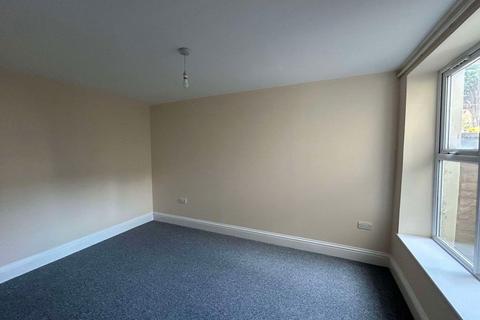 2 bedroom flat to rent, Eversley Court, Bexhill on Sea