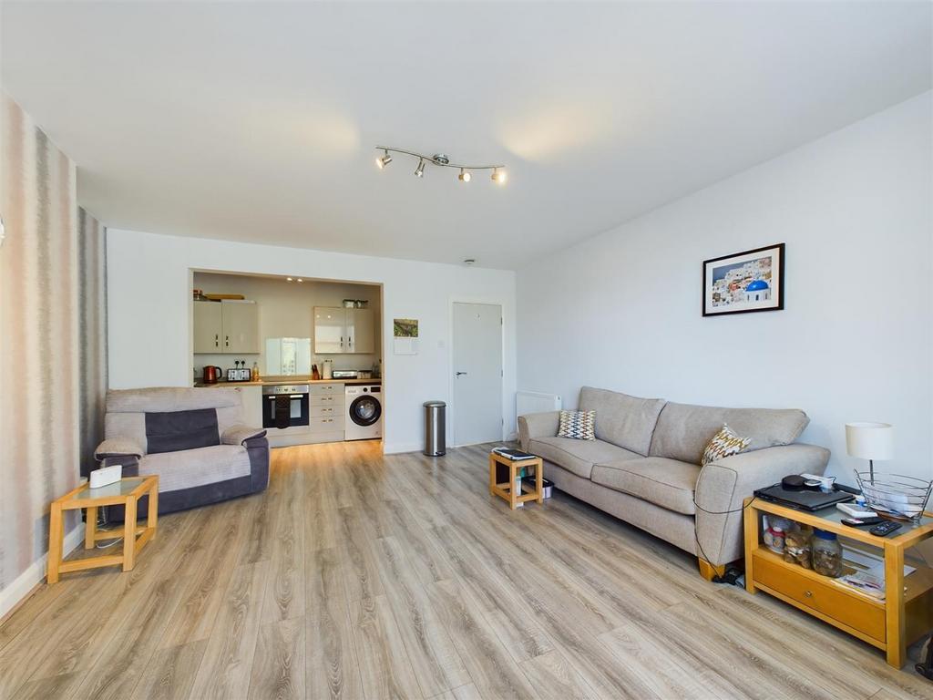 CAM03358 G0-PR0125-STILL017.jpg