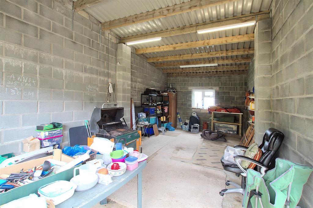 Inside Detached Camper/Caravan garage