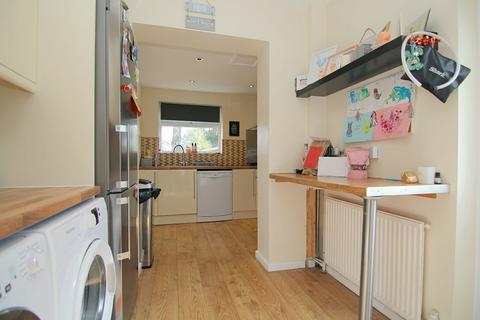 62 Raeburn Drive, Bradford, BD6 2LN