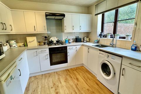 3 bedroom end of terrace house for sale, Godalming  *No Onward Chain*