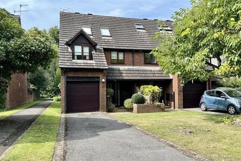 3 bedroom end of terrace house for sale, Godalming  *No Onward Chain*