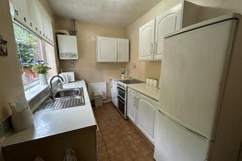 2 bedroom terraced house for sale, Huddersfield Road, Austerlands, Oldham