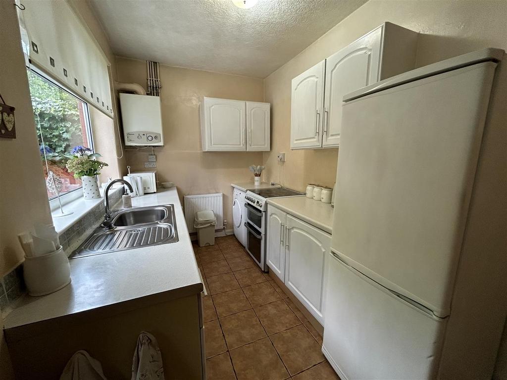 L shaped kitchen diner
