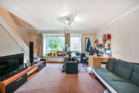 2 bedroom flat for sale, Hardwicke Road, Ham, Richmond, TW10