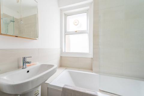 1 bedroom flat for sale, Wrentham Avenue, Queen's Park, London, NW10