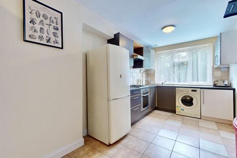 4 bedroom terraced house to rent, Waverley Gardens, London, NW10