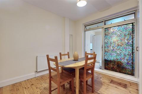 4 bedroom terraced house to rent, Waverley Gardens, London, NW10