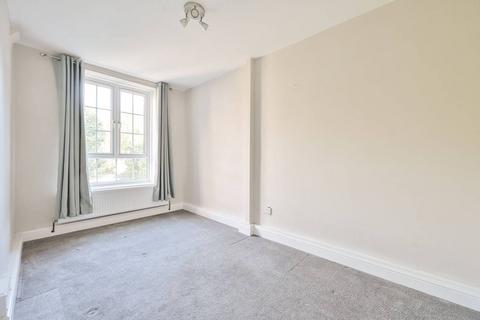 2 bedroom flat for sale, Dog Kennel Hill Estate, Denmark Hill, London, SE22