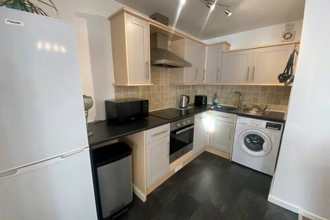 2 bedroom flat to rent, Wycliffe Drive, Leeds, West Yorkshire, LS17