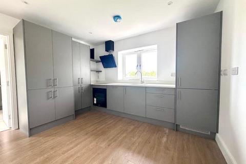 2 bedroom flat to rent, All Saints, London Colney