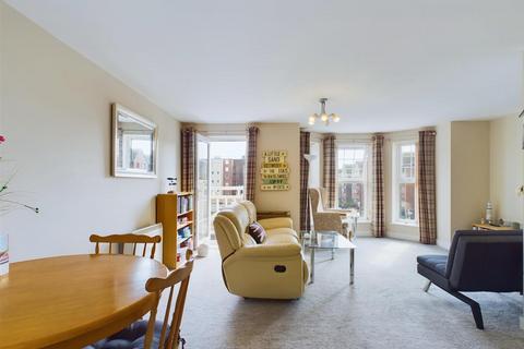 2 bedroom flat for sale, Promenade, Bridlington