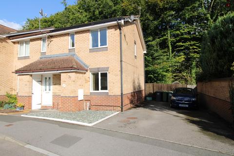 2 bedroom semi-detached house to rent, Florence Way, Basingstoke RG24