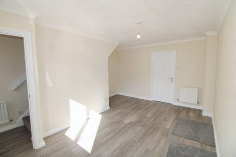 2 bedroom semi-detached house to rent, Florence Way, Basingstoke RG24