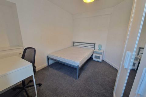 4 bedroom end of terrace house to rent, Swansea SA1