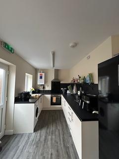4 bedroom end of terrace house to rent, Swansea SA1