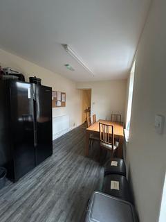 4 bedroom end of terrace house to rent, Swansea SA1