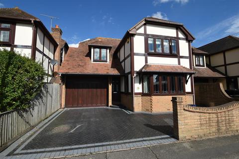 4 bedroom detached house for sale, Thorp Leas, Canvey Island SS8