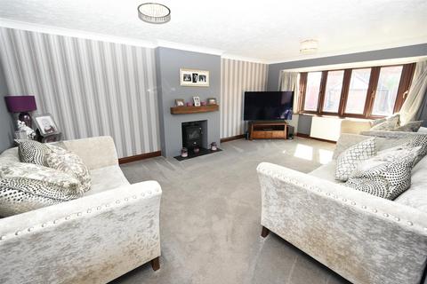 4 bedroom detached house for sale, Canvey Island SS8