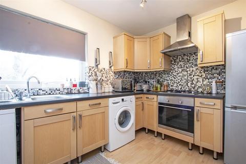 1 bedroom flat for sale, Nantes Close, London SW18