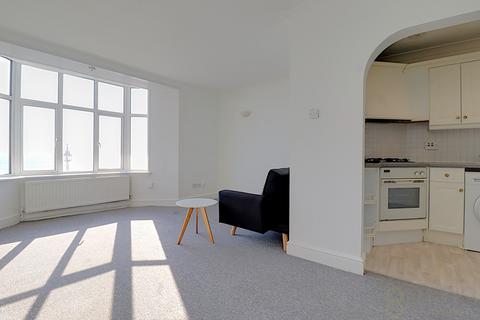 2 bedroom flat to rent, Kings Road, Brighton