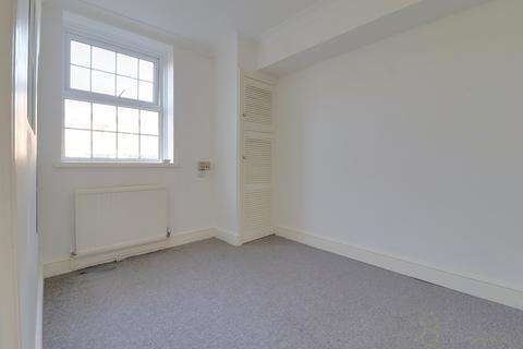 2 bedroom flat to rent, Kings Road, Brighton