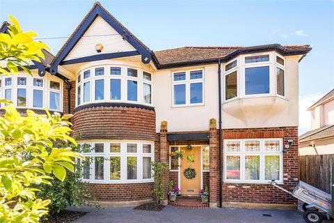 4 Pine Gardens, Surbiton, KT5 8LH